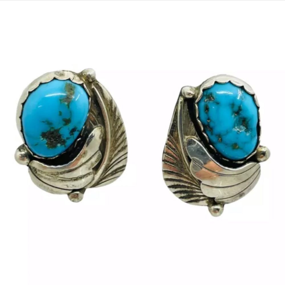 ❌SOLD❌Vintage sterling silver real turquoise earrings. Stunning✌🏽 - Picture 2 of 3
